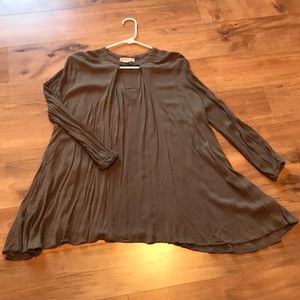 Super Flowy Grayish-beige Tunic